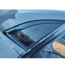 Глухое стекло заднее правое