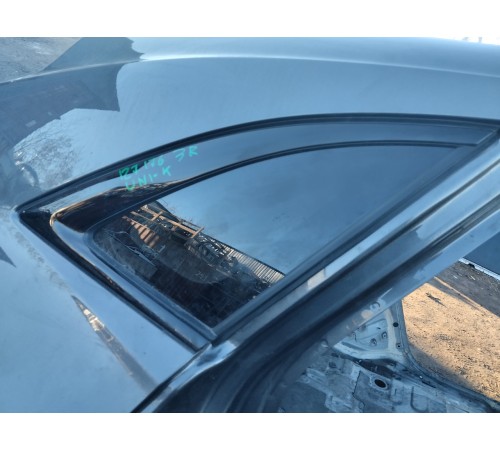 Глухое стекло заднее правое