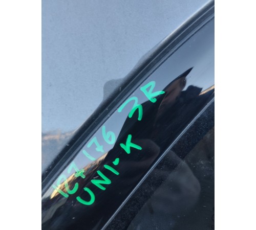 Глухое стекло заднее правое