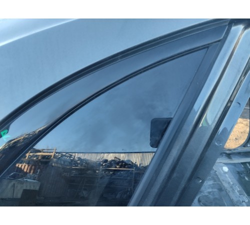 Глухое стекло заднее правое