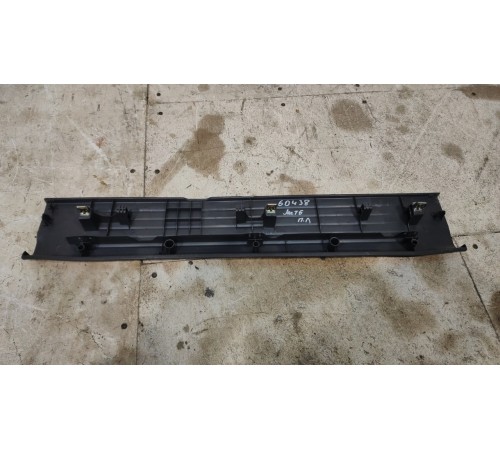 Внутренняя накладка порога передняя левая