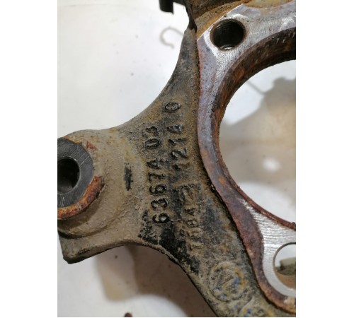 Кулак поворотный задний правый