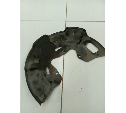 Пыльник кожух тормозного диска передний правый