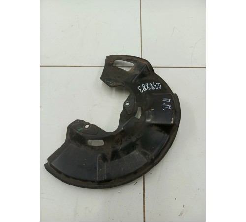 Пыльник кожух тормозного диска передний правый