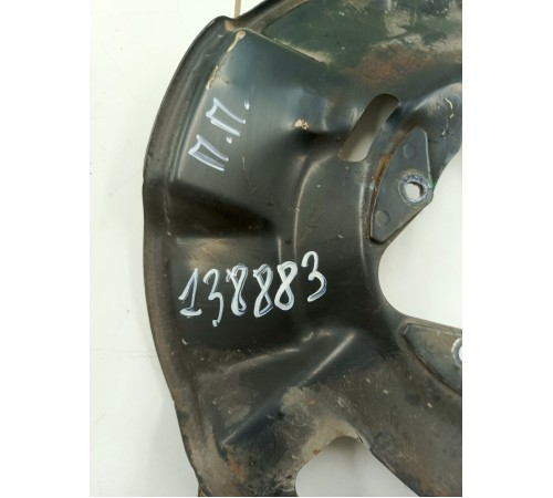 Пыльник кожух тормозного диска передний правый