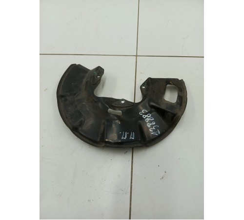 Пыльник кожух тормозного диска передний правый