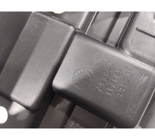 Кронштейн(крепление) полки багажника правый