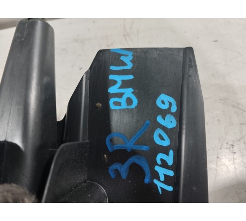 Кронштейн(крепление) полки багажника правый