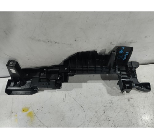 Кронштейн(крепление) полки багажника правый