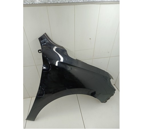 Крыло переднее правое