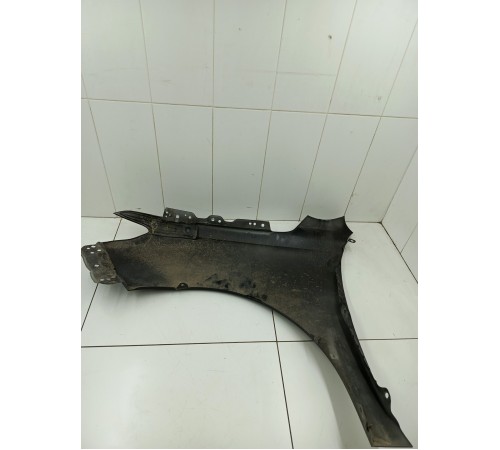 Крыло переднее правое