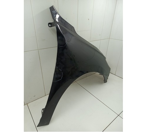 Крыло переднее правое