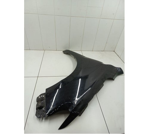 Крыло переднее правое