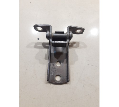 Петля двери(задняя левая нижняя)