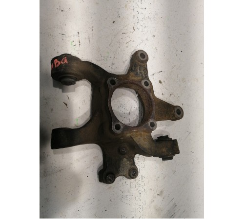 Кулак поворотный задний