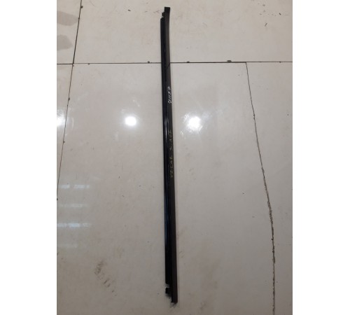 Молдинг двери (задний, левый)