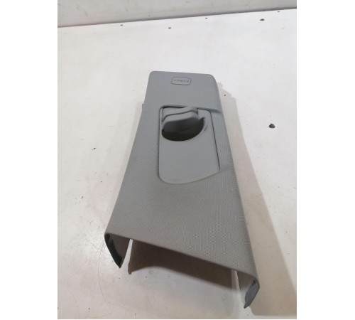 Обшивка центральной стойки левая верхняя