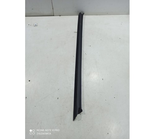 Уплотнитель стекла (передний правый внутренний)