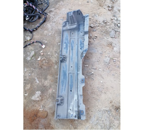 Защита антигравийная передняя левая