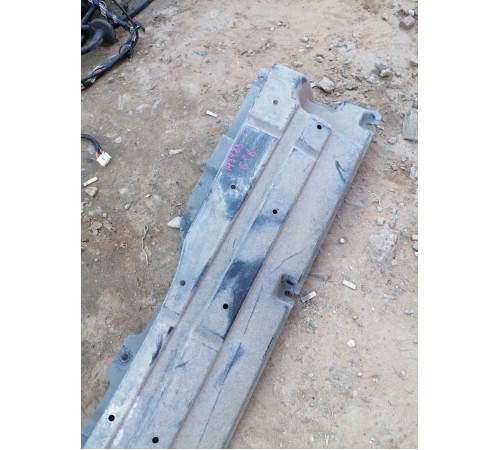 Защита антигравийная передняя левая