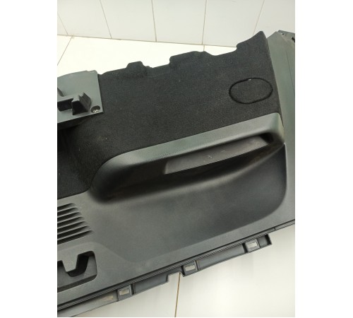 Обшивка багажника правая