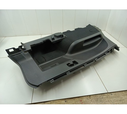 Обшивка багажника правая