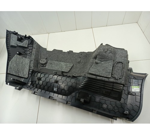 Обшивка багажника правая