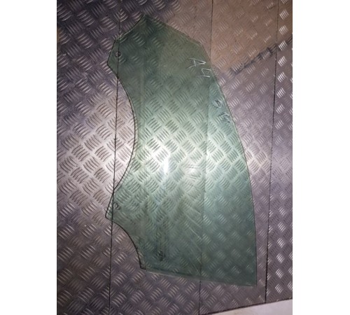 Стекло двери перед. лев.