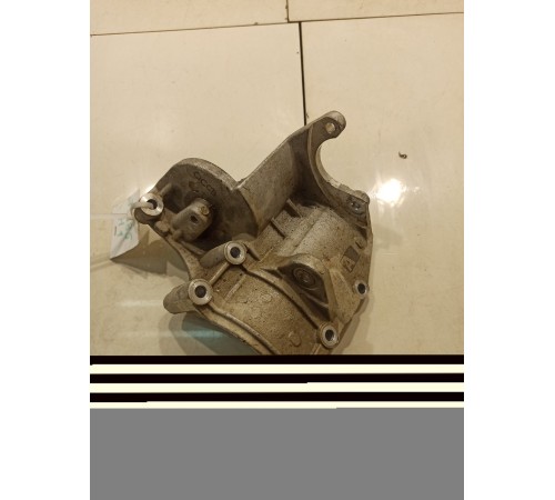 Кронштейн(крепление) двигателя