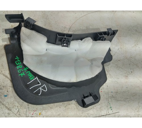 Обшивка стойки передняя правая