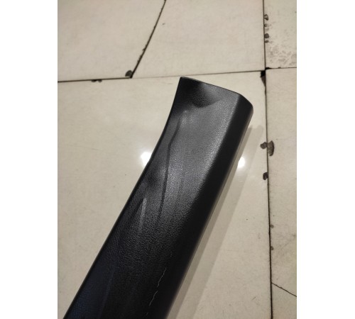 Накладка порога (задняя правая)