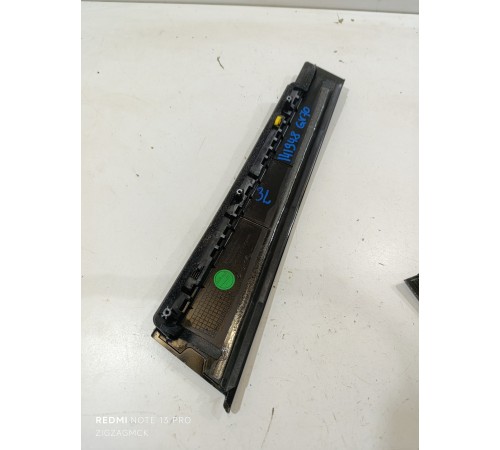 Накладка двери задняя левая верхняя