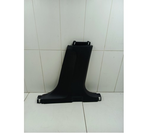 Обшивка центральной стойки правая нижняя