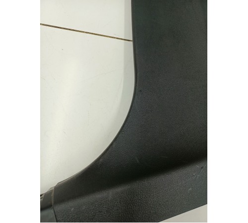 Обшивка центральной стойки правая нижняя