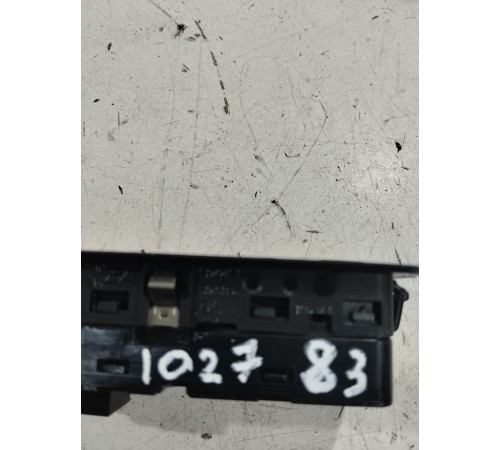 Блок управления стеклоподъемниками (передний левый)