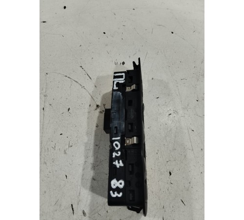 Блок управления стеклоподъемниками (передний левый)