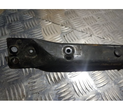 Распорка кузова перед.