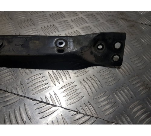 Распорка кузова перед.