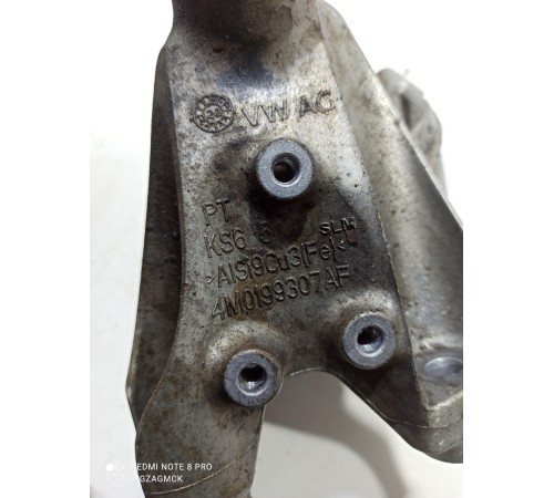 Кронштейн двигателя левый