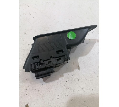 Кнопка открывания крышки багажника