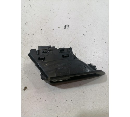 Кнопка открывания крышки багажника