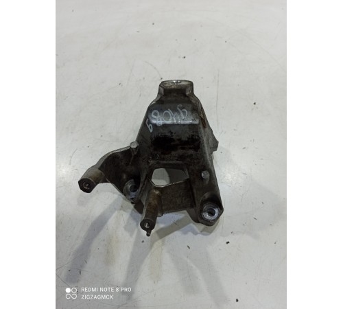 Кронштейн двигателя левый