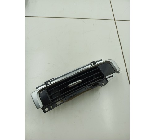 Воздушный дефлектор передний левый