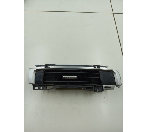 Воздушный дефлектор передний левый