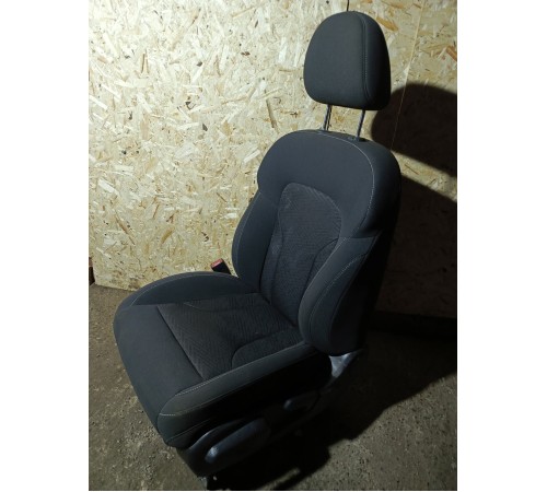 Сиденье переднее левое