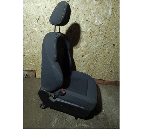 Сиденье переднее левое