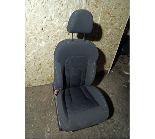 Сиденье переднее левое