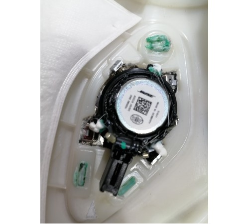 Обшивка стойки лобового стекла левая с динамиком