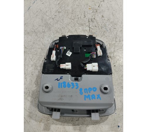 Плафон внутреннего освещения салона передний