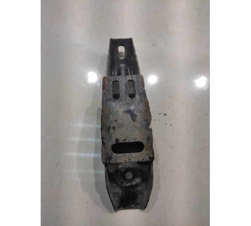 Кронштейн подрамника (задний, левый)